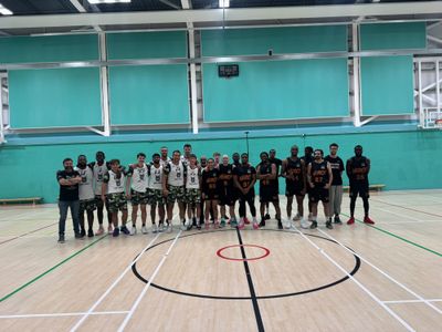 Hemel Wolves and Enfield Mercs players together on court